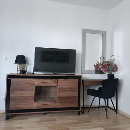 Apartament Paderewskiego 1 Zielonka  Bagian luar foto